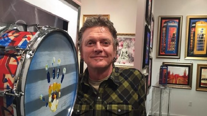Drummer Def Leppard Rick Allen terluka.